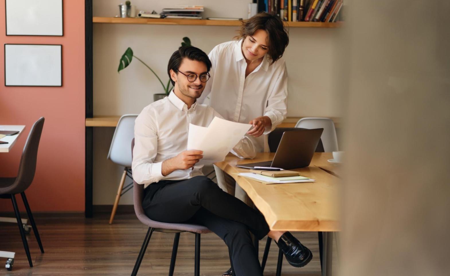 Dashboard mit Performance-Kennzahlen und Trends